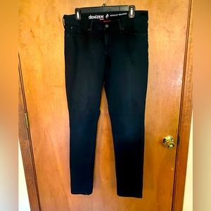 Levi’s Denizen black skinny jeans size 12